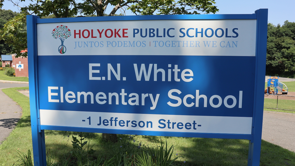 E.N. White Elementary School street sign